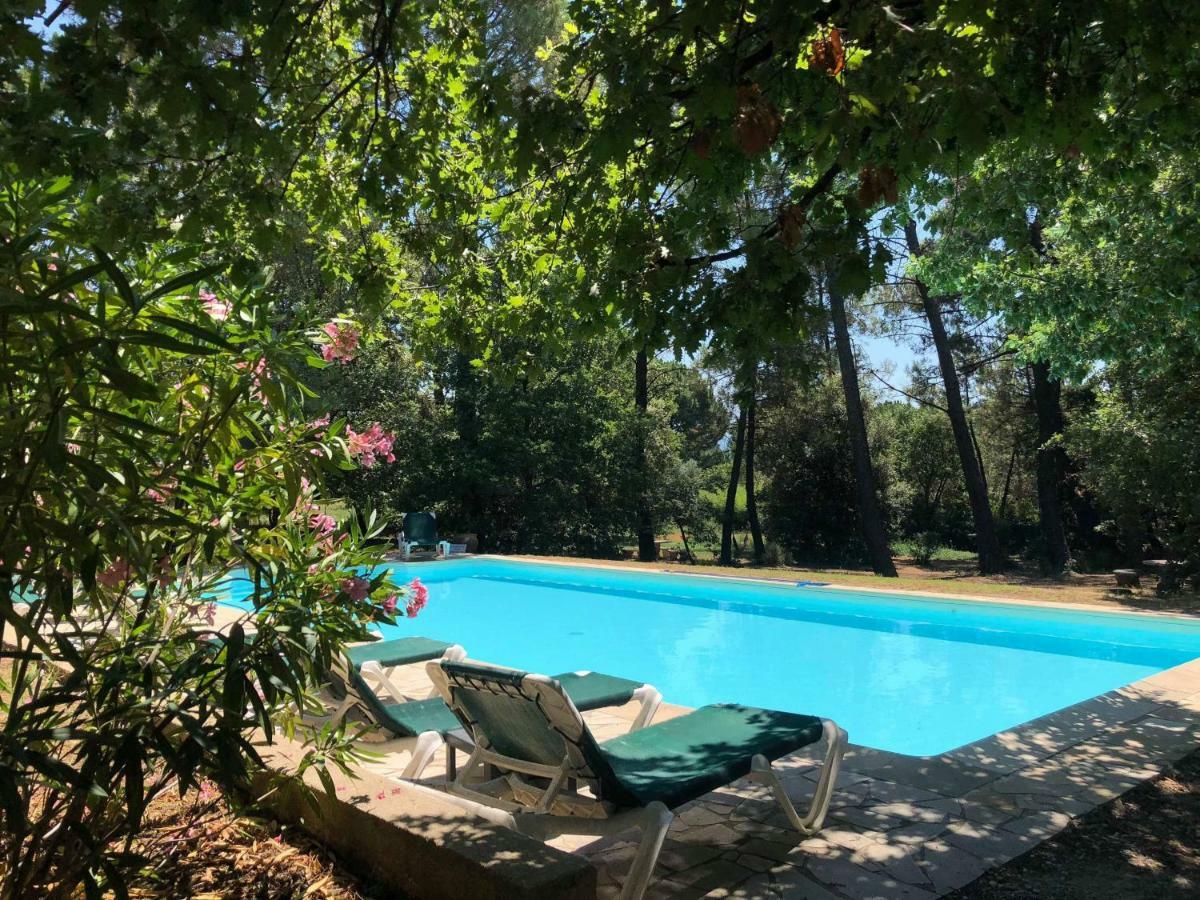 Le Clos Des Cigales Bed and breakfast 4*