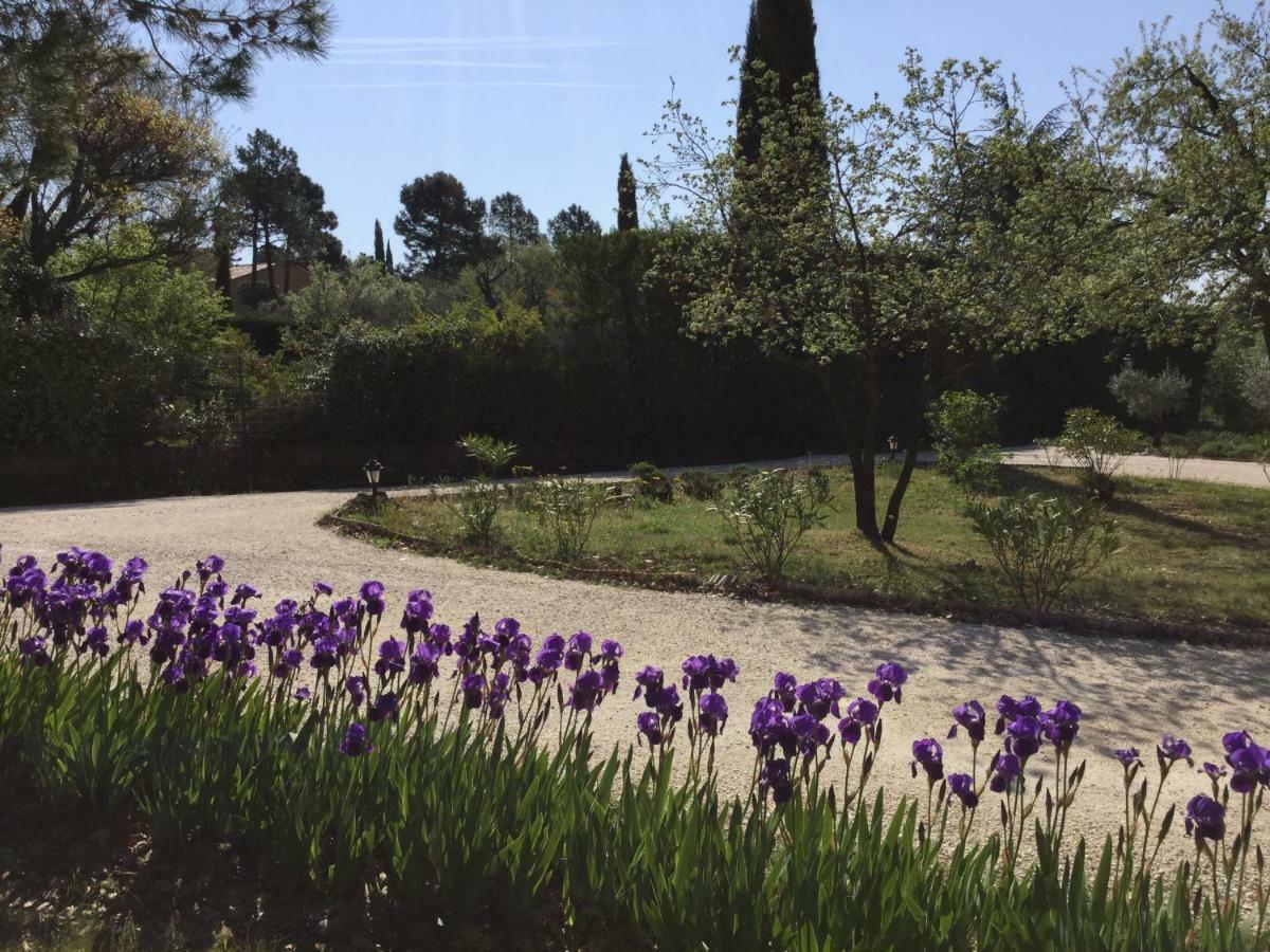 Le Clos Des Cigales Bed & Breakfast 4*